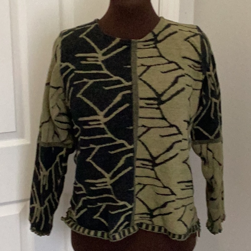 Abstract Patterned Knit Top Size Small - image 1